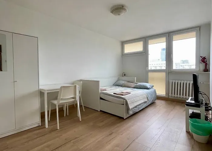 Halby Walicow 20 Konukevi Varşova